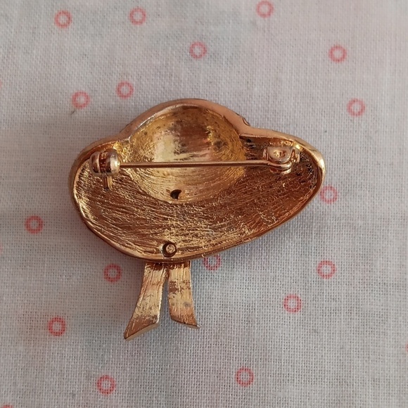 Red Hat Enamel with Red Bow Brooch - Picture 2 of 5